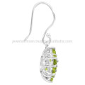 Bautiful Peridot Gemstone avec 925 Sterling Silver Flower Designer Drop Earrings Charming Jewelry